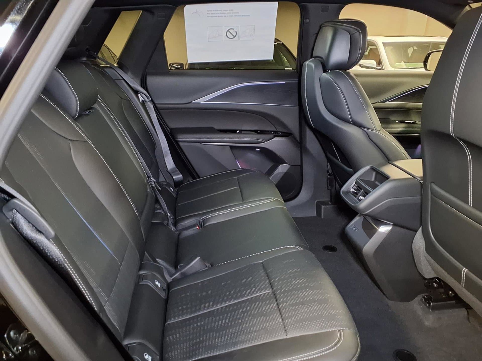 Cadillac LYRIQ 2026 thumbnail 9